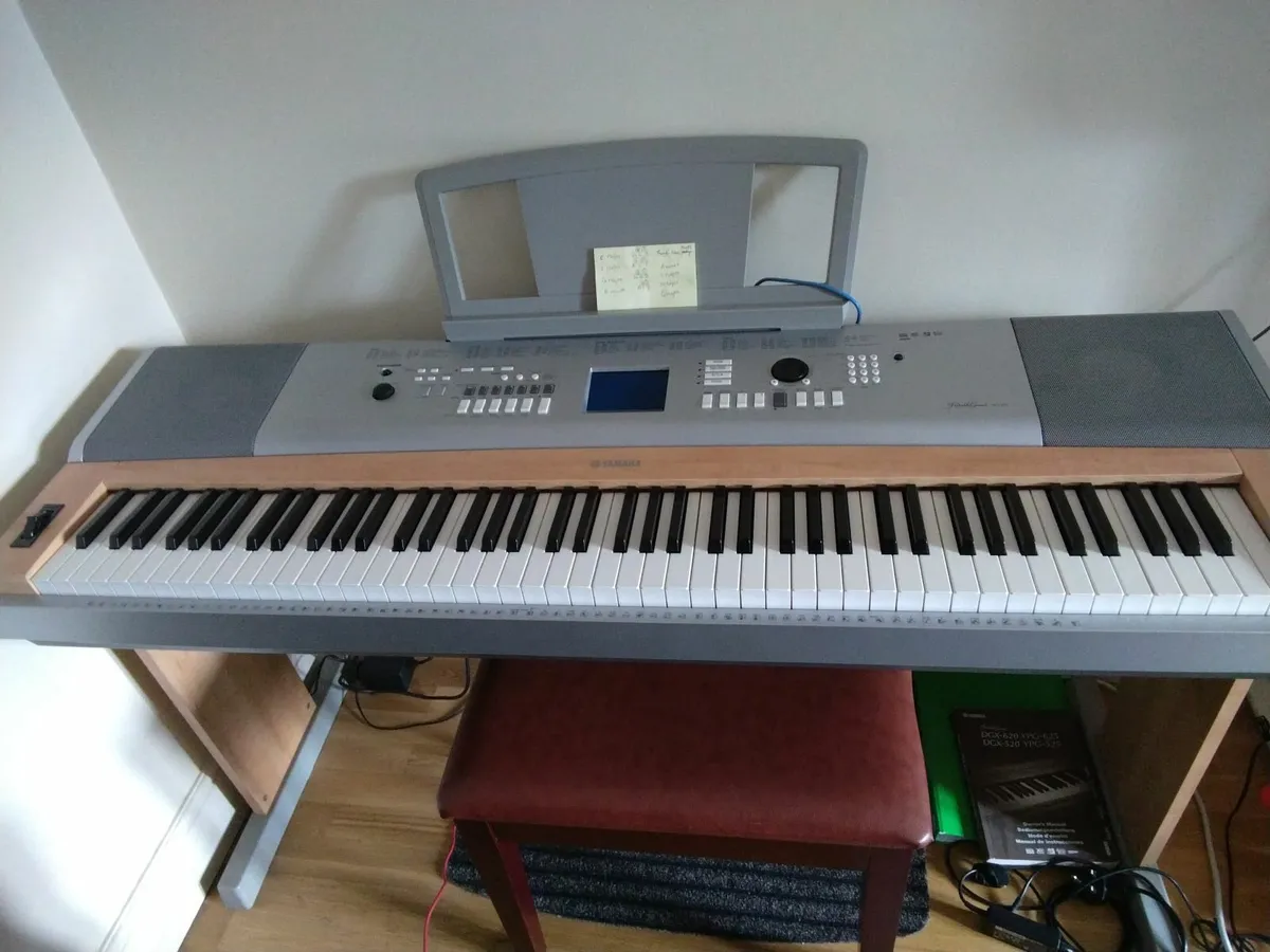 Yamaha keyboard - Image 1