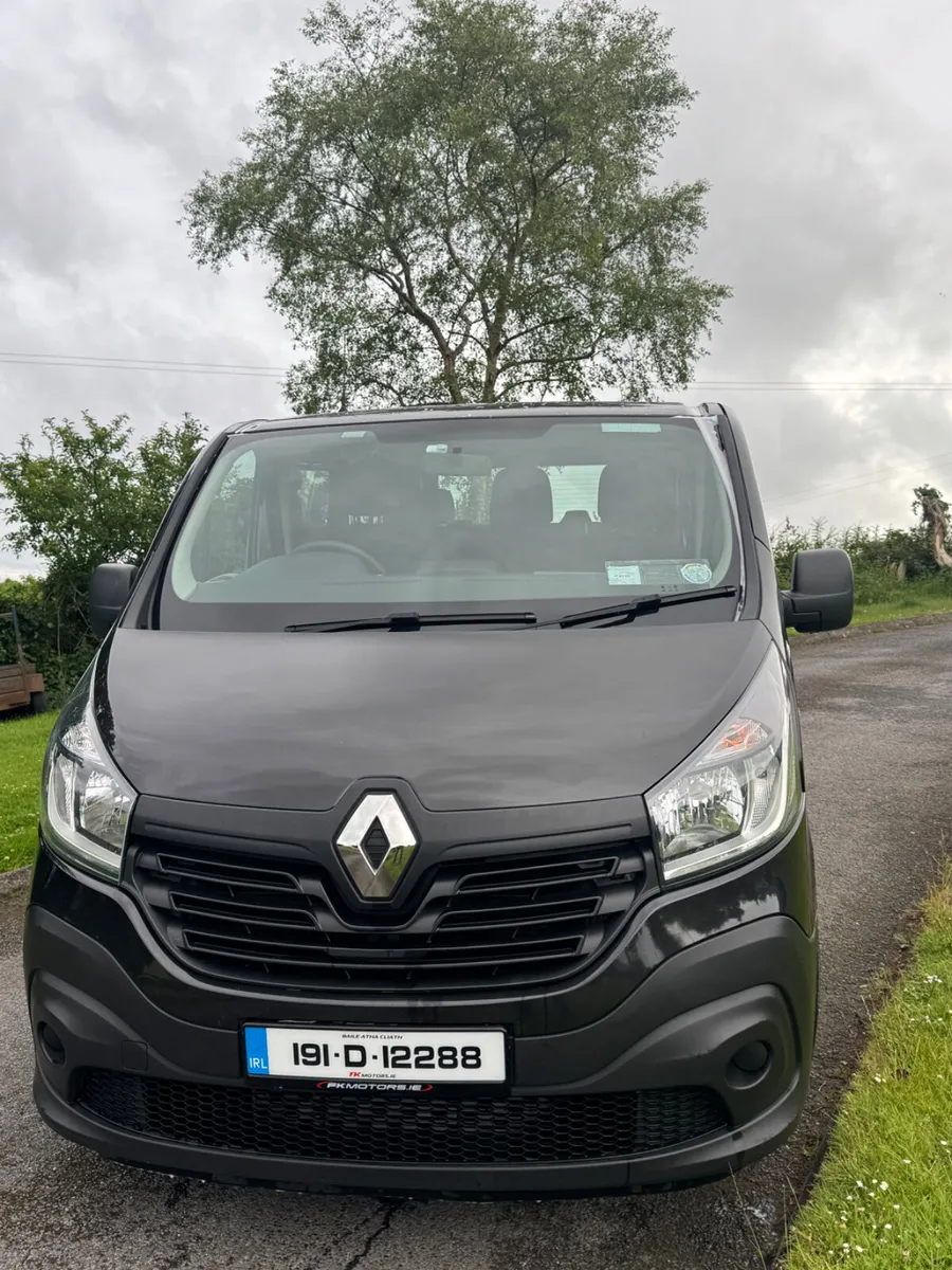 Renault Trafic 2019 9 seater - Image 3