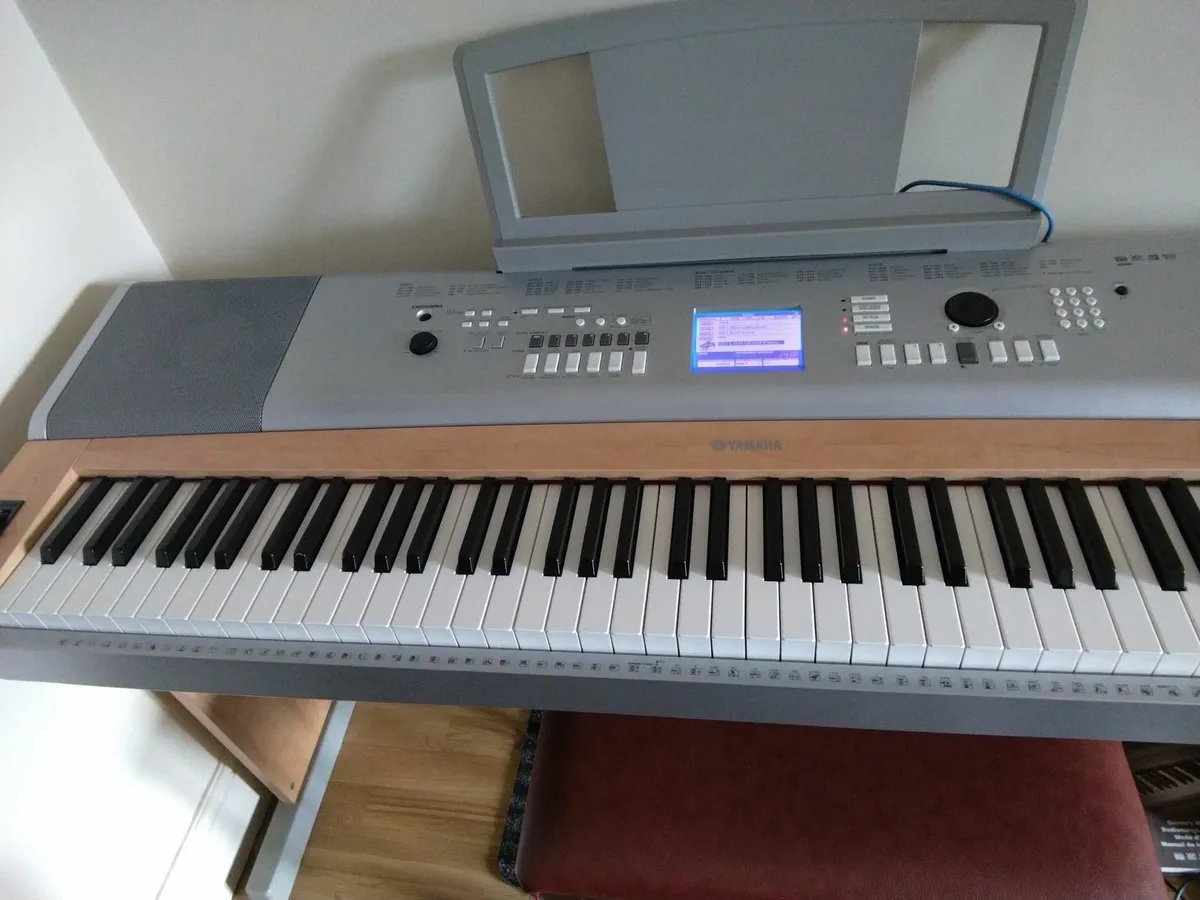 Yamaha keyboard - Image 3