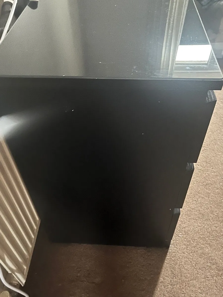 Bedroom furniture - Image 1