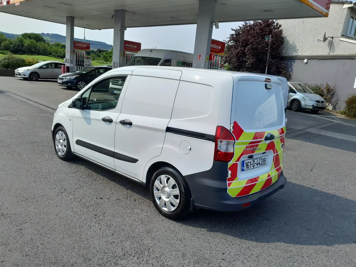 2016 Ford courier trend 123,000 kms - Image 4