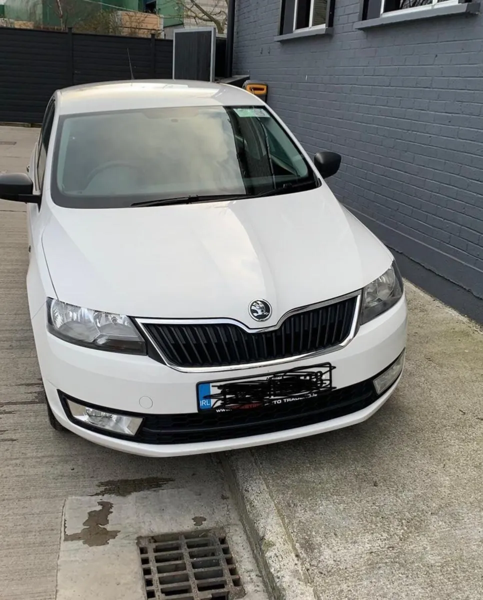 Skoda Rapid 2013 - Image 2