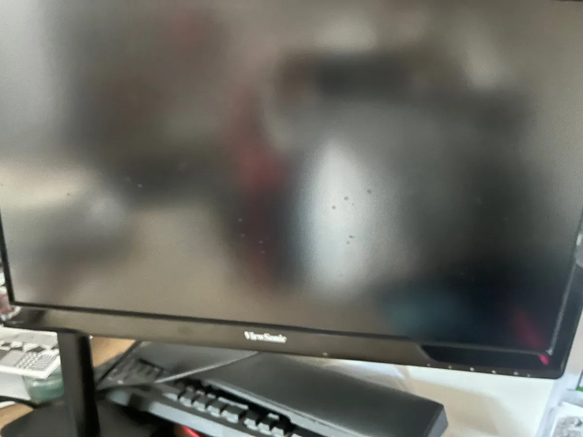 Computer Screens - Image 1