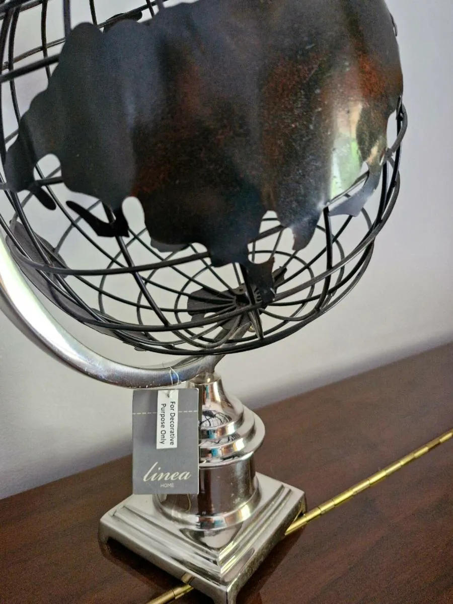 Designer globe - Image 3