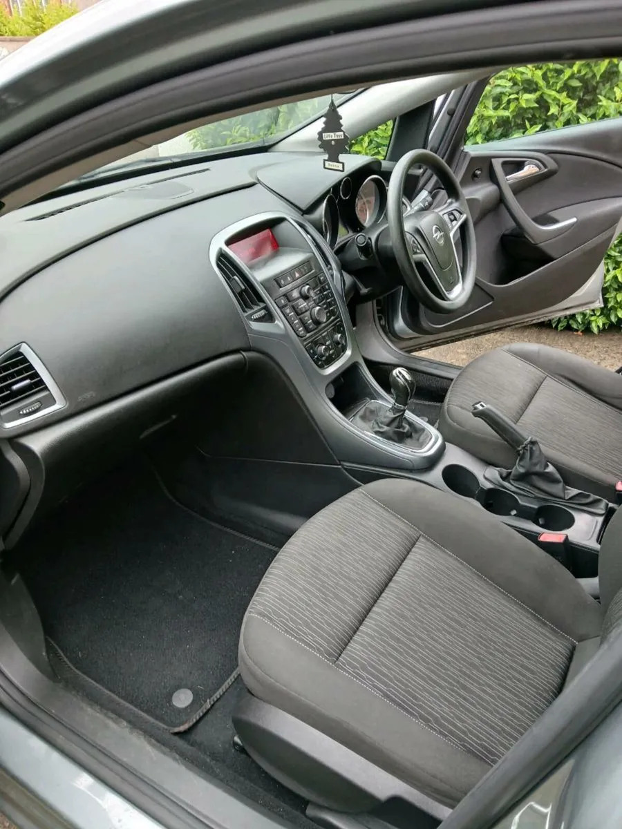Opel Astra - Image 4