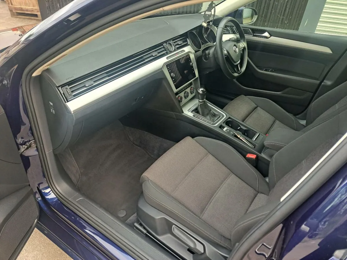 172 volkswagen passat - Image 4