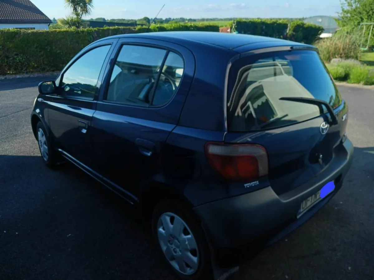 Toyota Yaris 2001 - Image 2