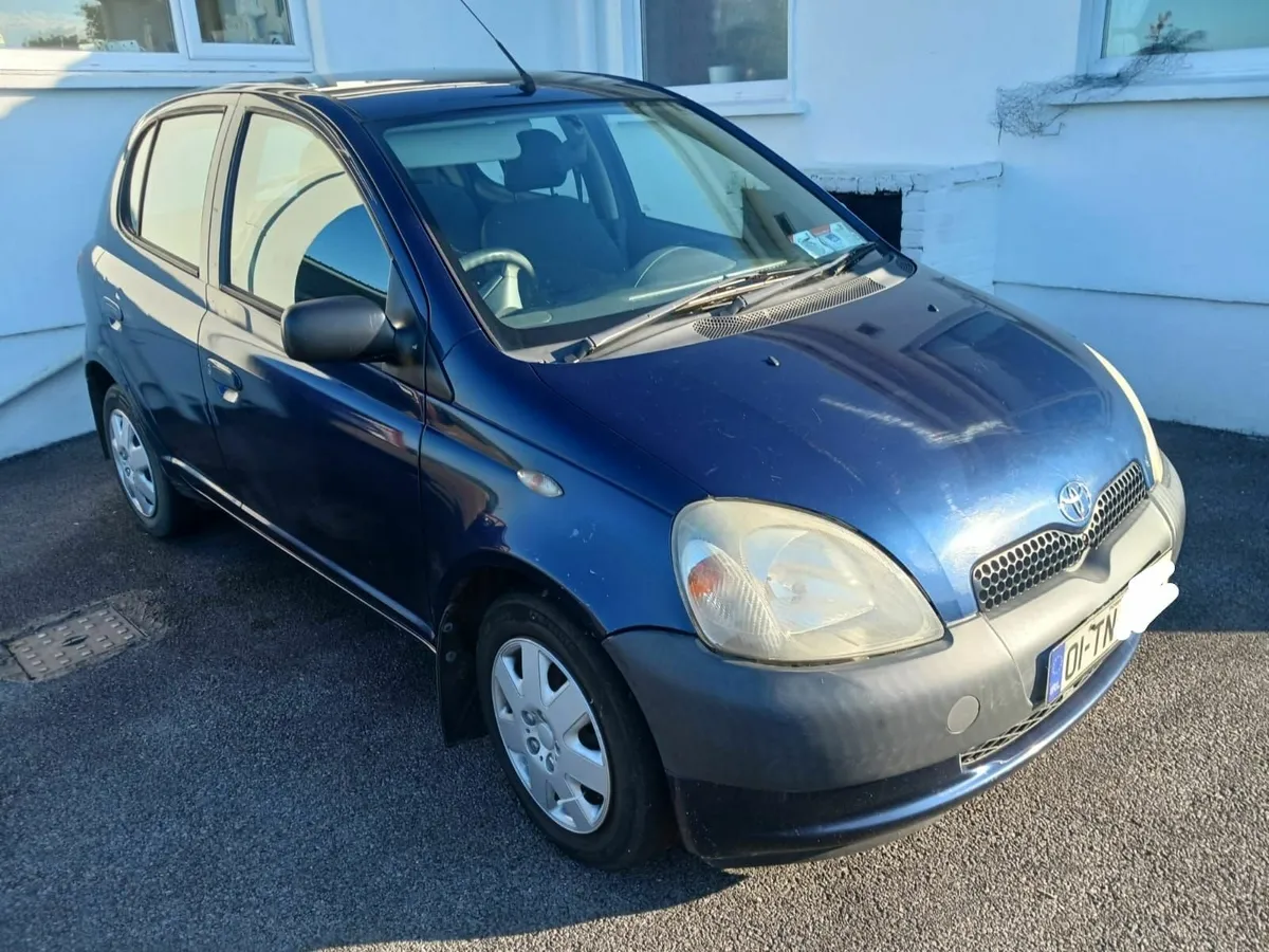 Toyota Yaris 2001 - Image 1