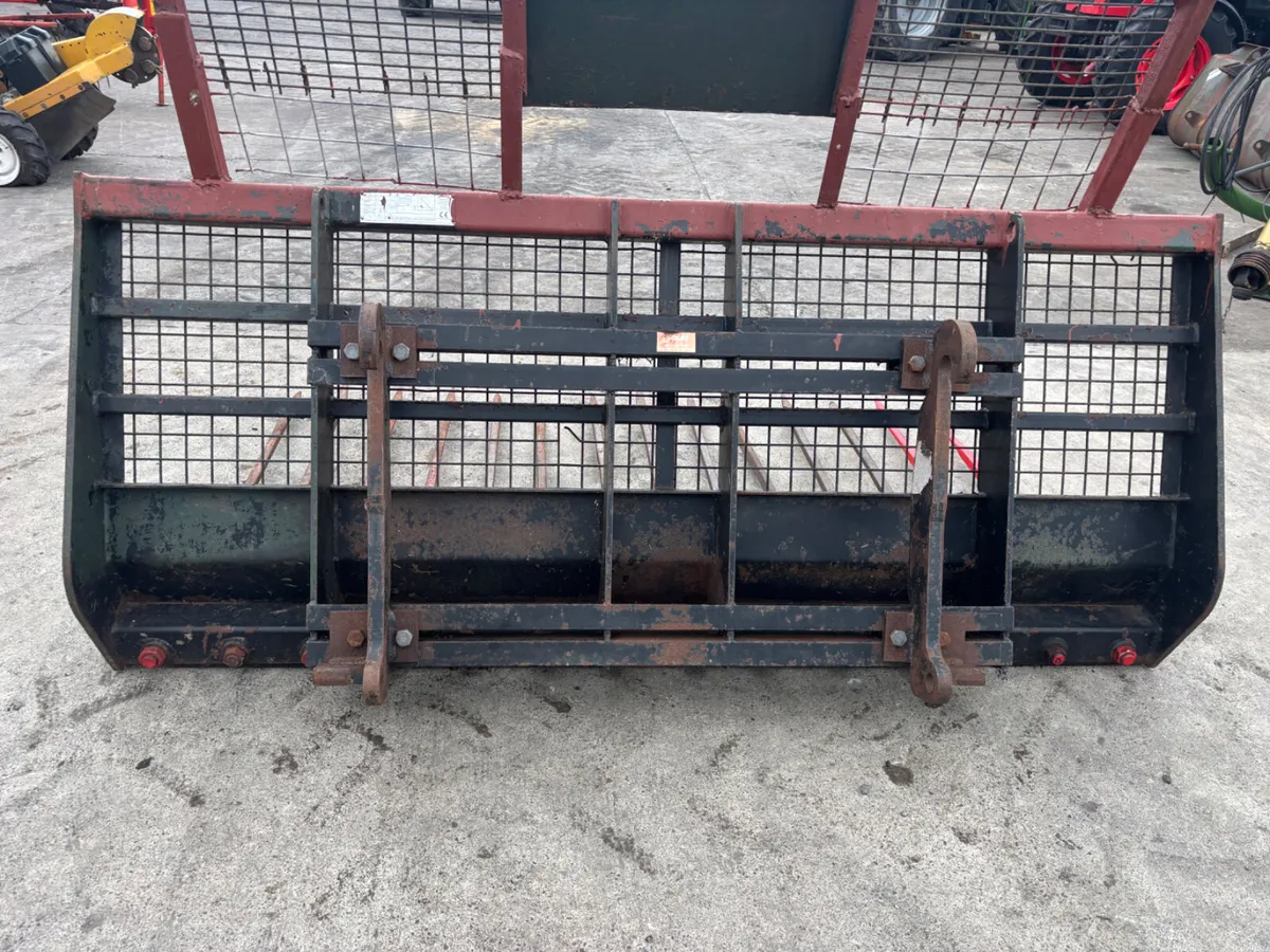 Albutt  Grape Buckrake JCB - Image 2