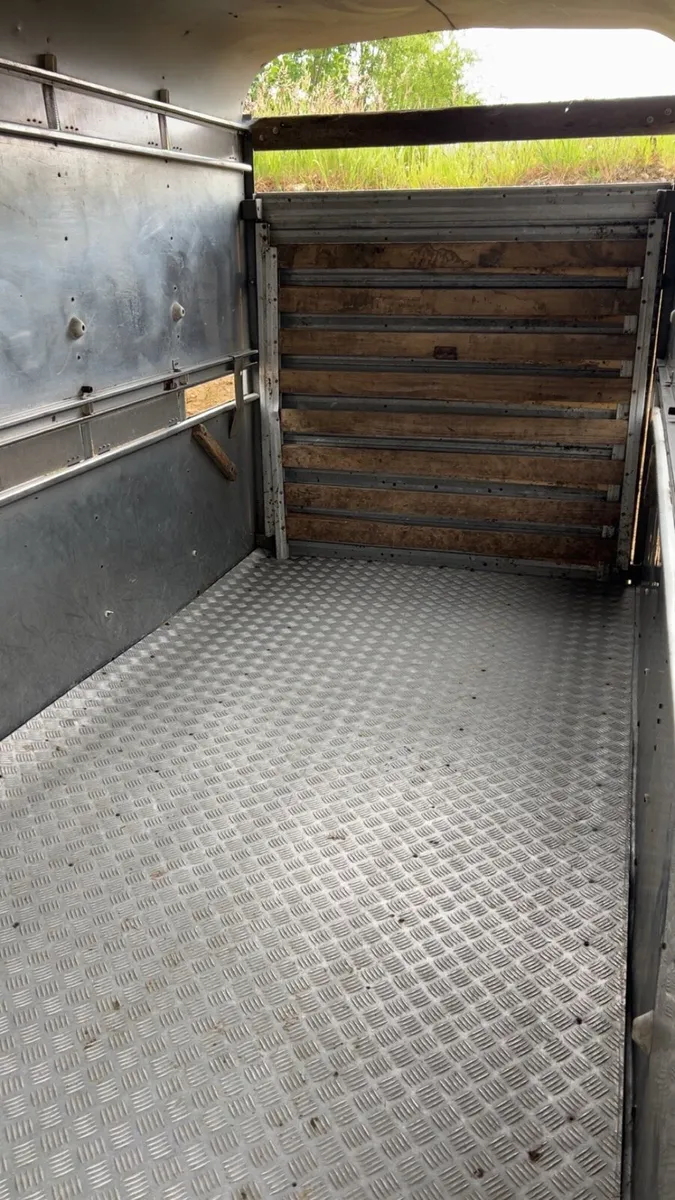 Ifor Williams cattle trailer - Image 1