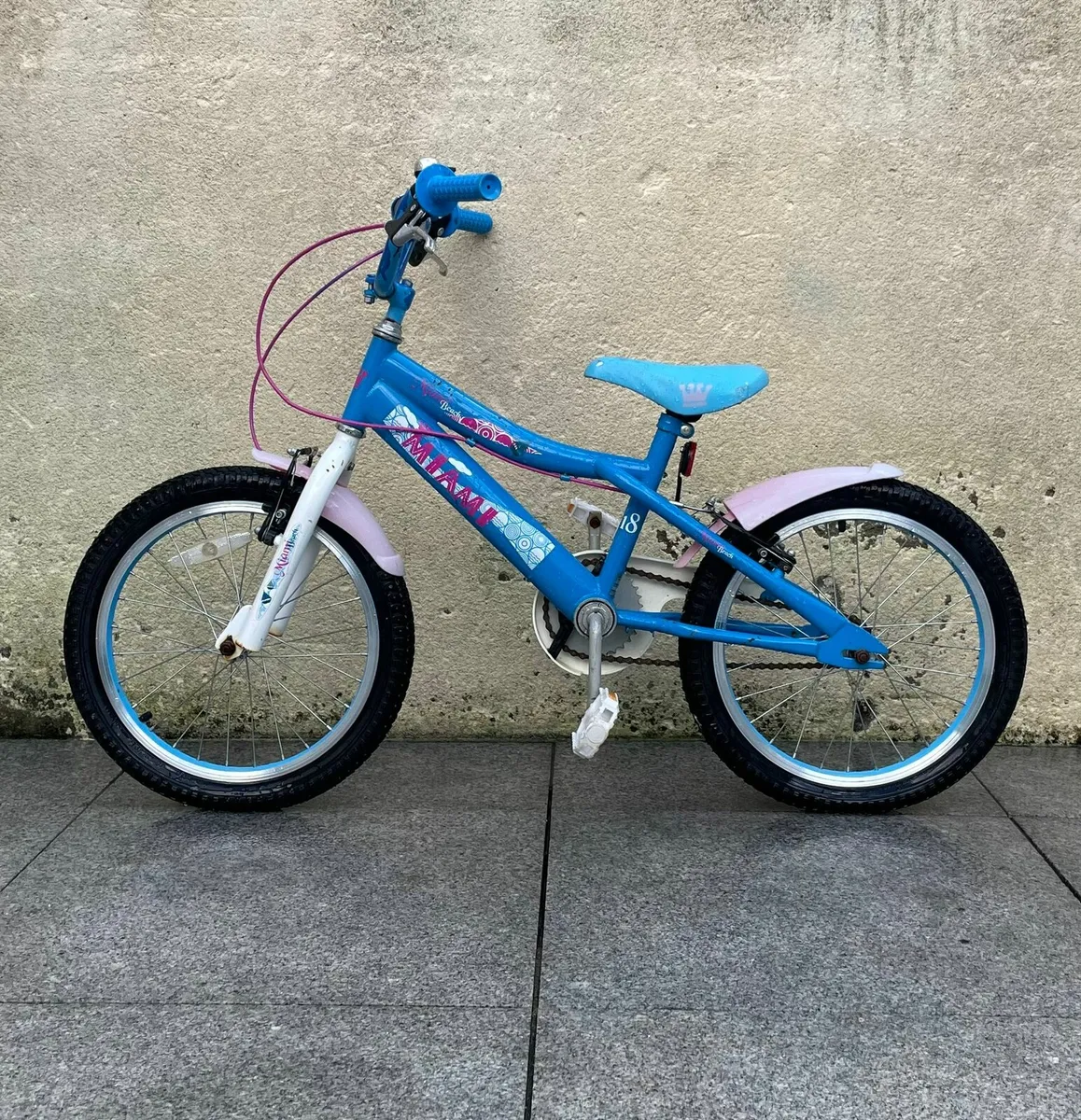 Girls bike 20" wheels - Image 4