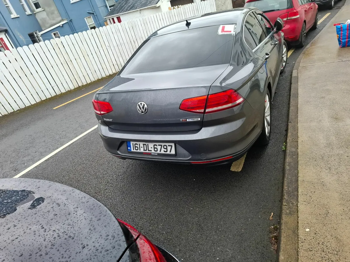 Volkswagen Passat Grey - Image 2