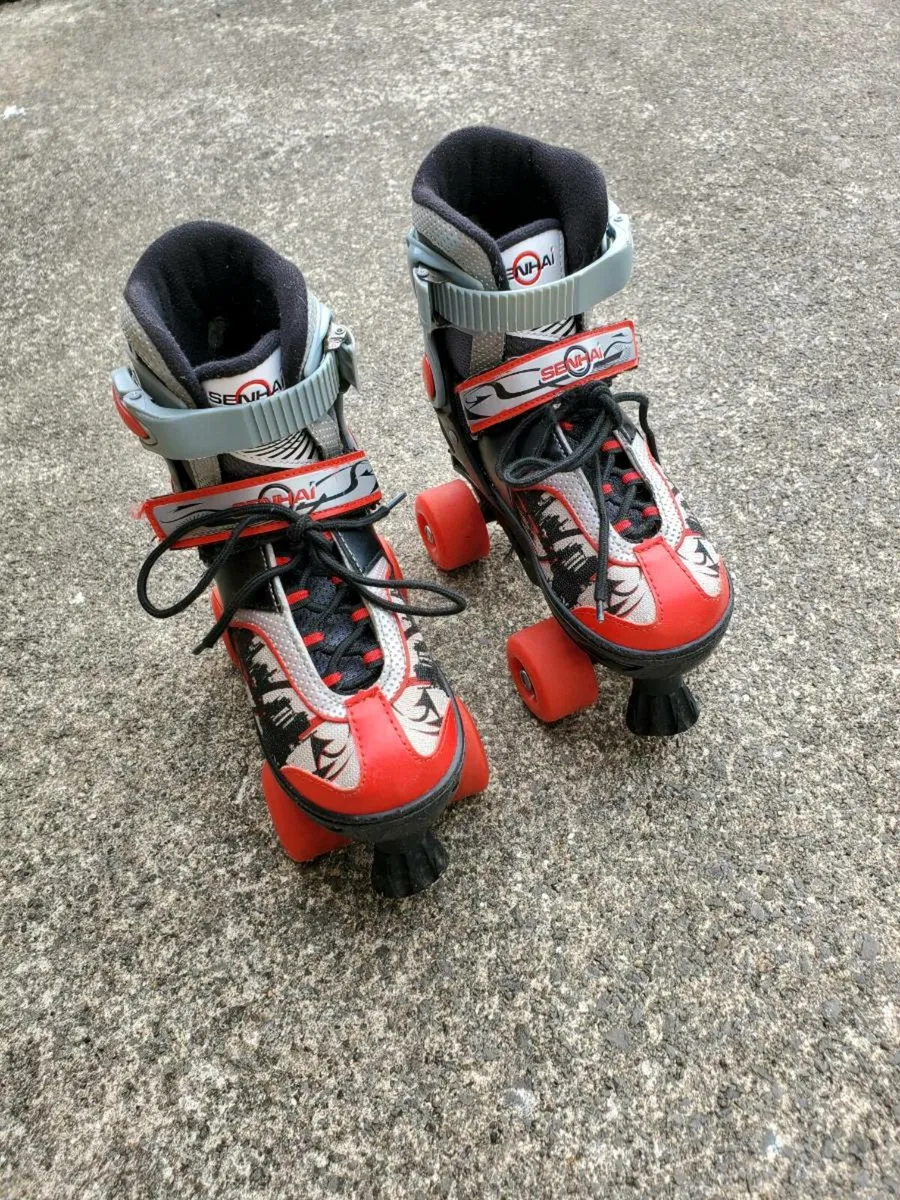 Roller skates - Image 1
