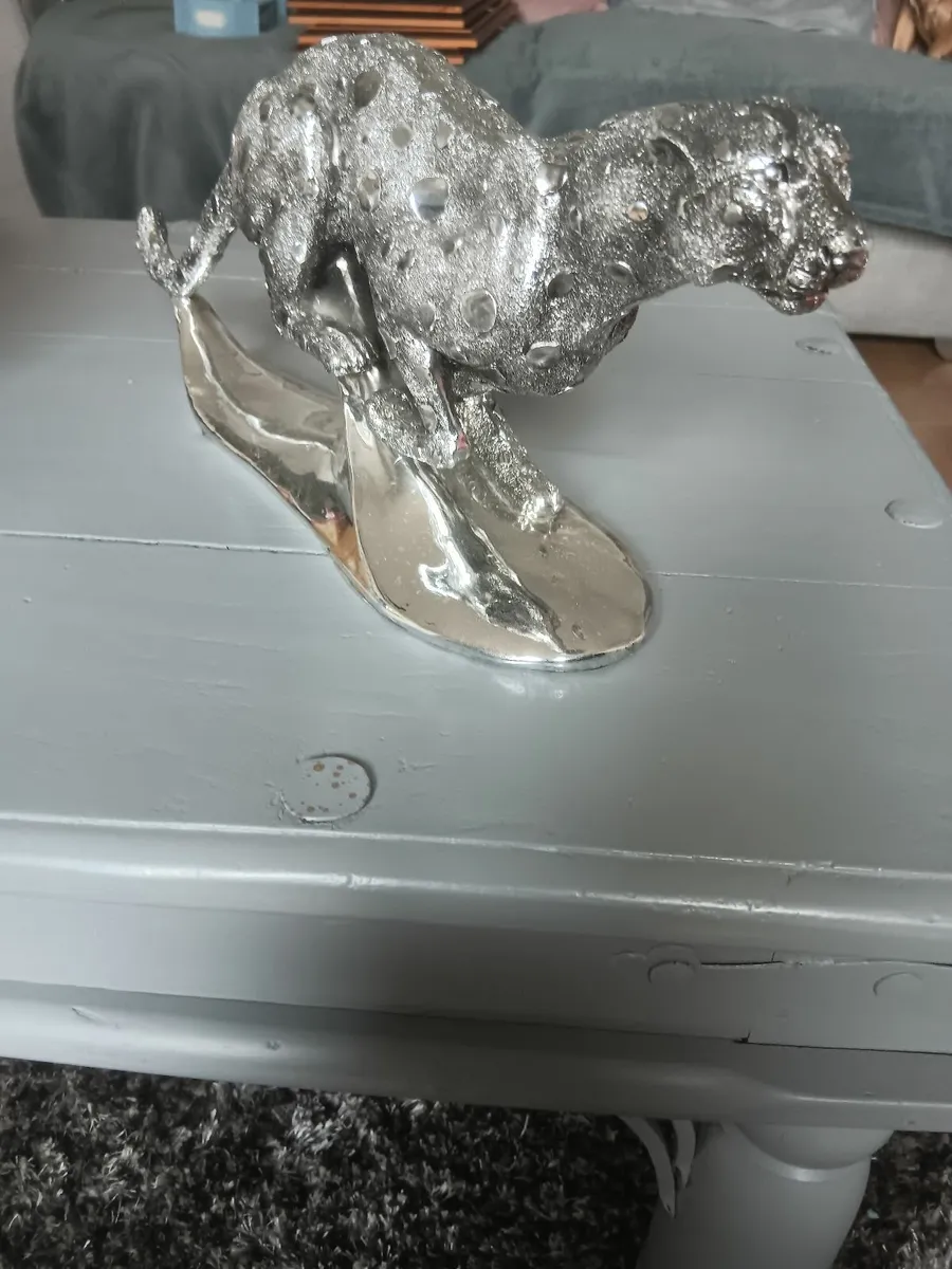 Silver effect  animal figurine - Image 2