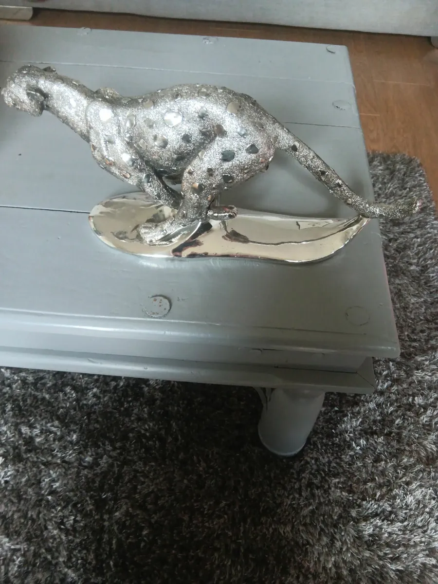 Silver effect  animal figurine - Image 3