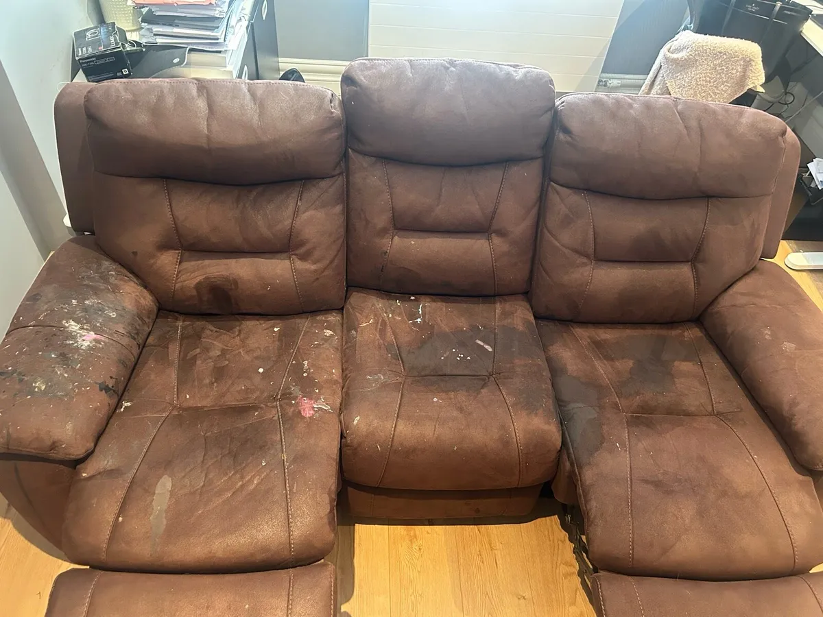 FREE Recliner 3 Seater - Image 2