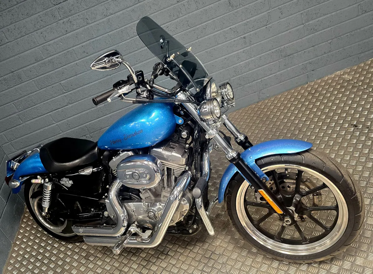 2010 HARLEY DAVIDSON 883 SPORTSTER - Image 1