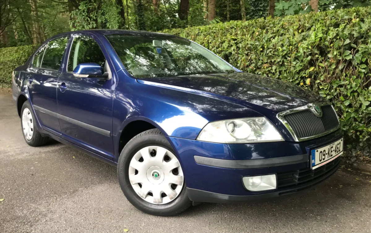 Skoda Octavia 1.4 Petrol Deluxe Edition - Image 3