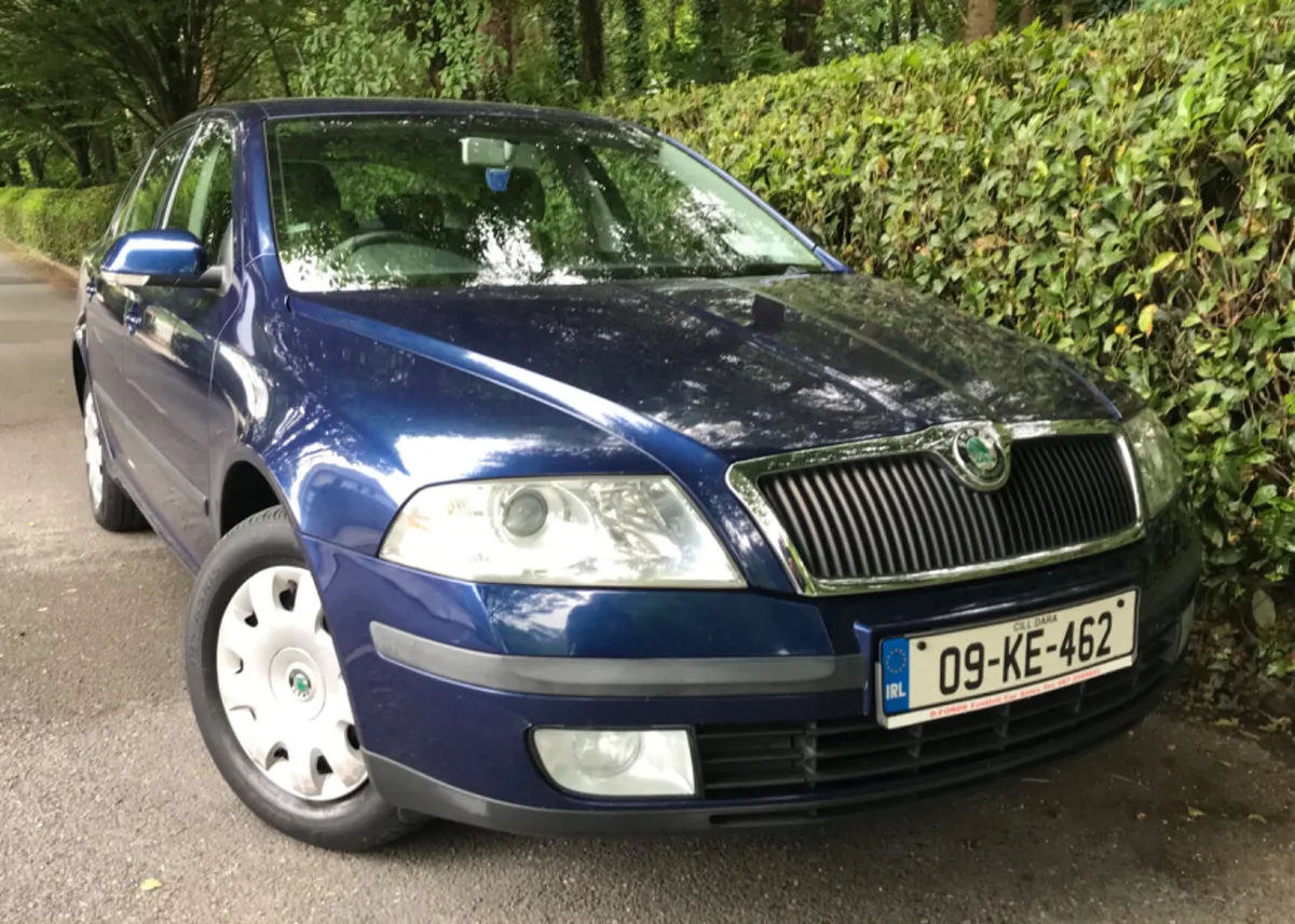 Skoda Octavia 1.4 Petrol Deluxe Edition - Image 1