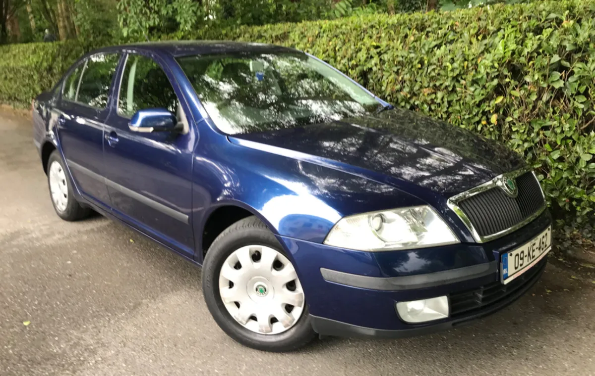 Skoda Octavia 1.4 Petrol Deluxe Edition - Image 4
