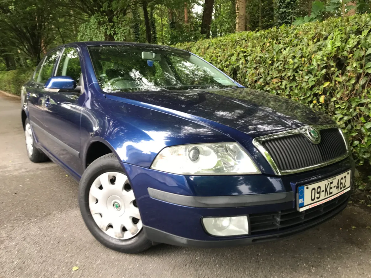 Skoda Octavia 1.4 Petrol Deluxe Edition - Image 2