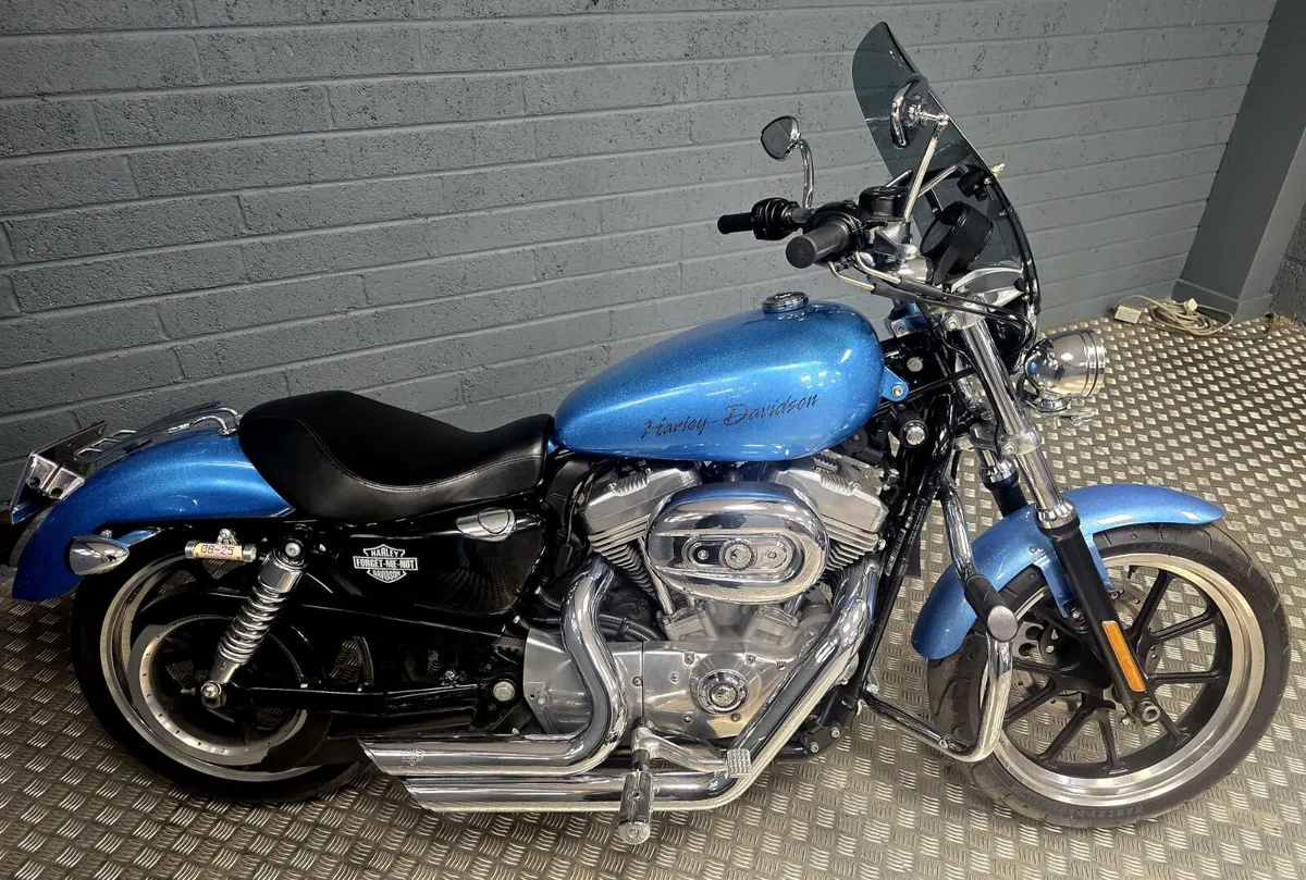 2010 HARLEY DAVIDSON 883 SPORTSTER - Image 2