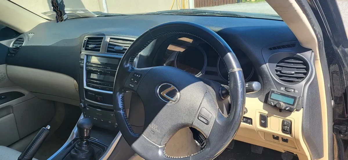 Lexus IS 2008 - Image 2