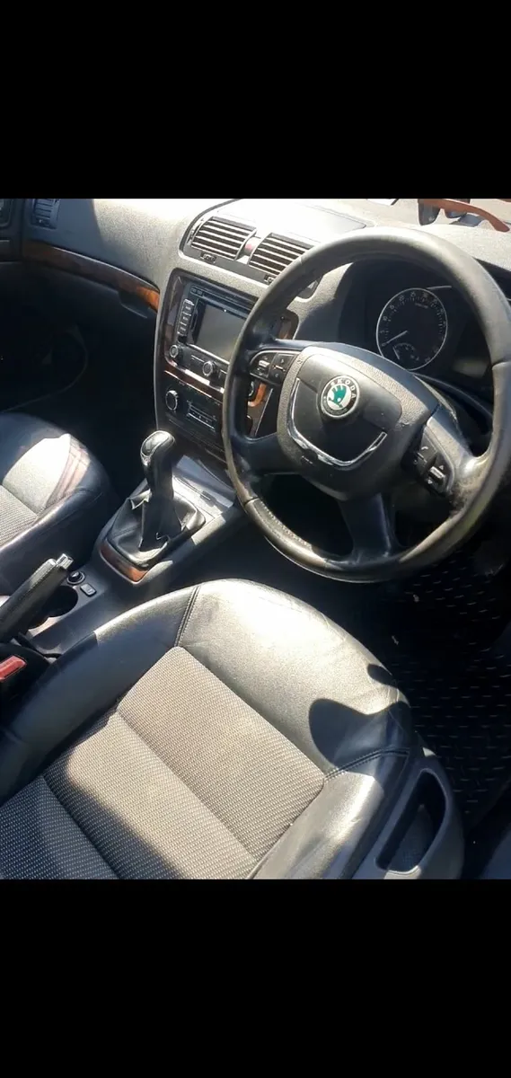 Skoda Octavia 2012 texts only read ad - Image 2