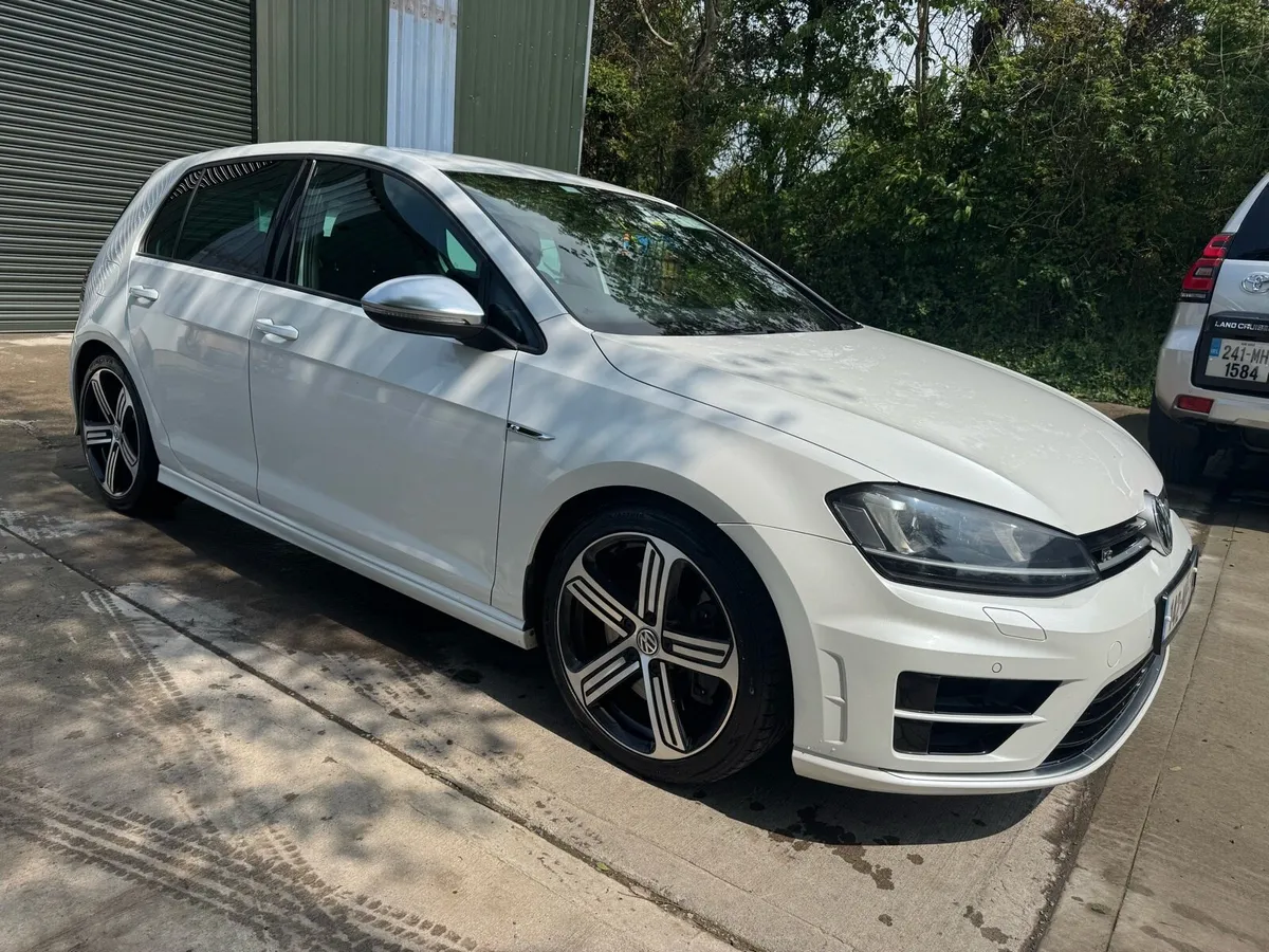 Volkswagen Golf R - Image 1