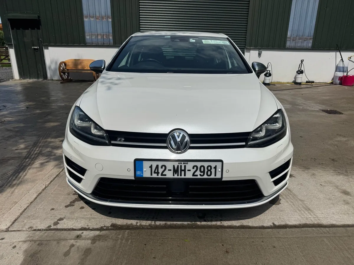 Volkswagen Golf R - Image 2