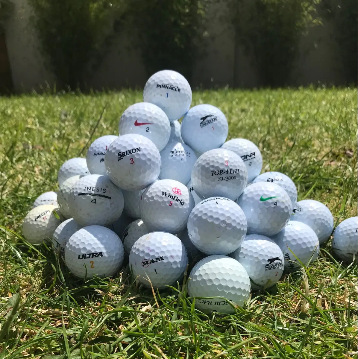 50 random mix golf balls! - Image 1