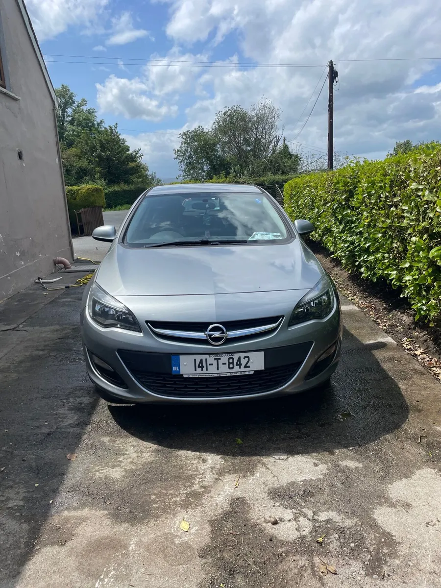 Opel Astra 2014 - Image 1
