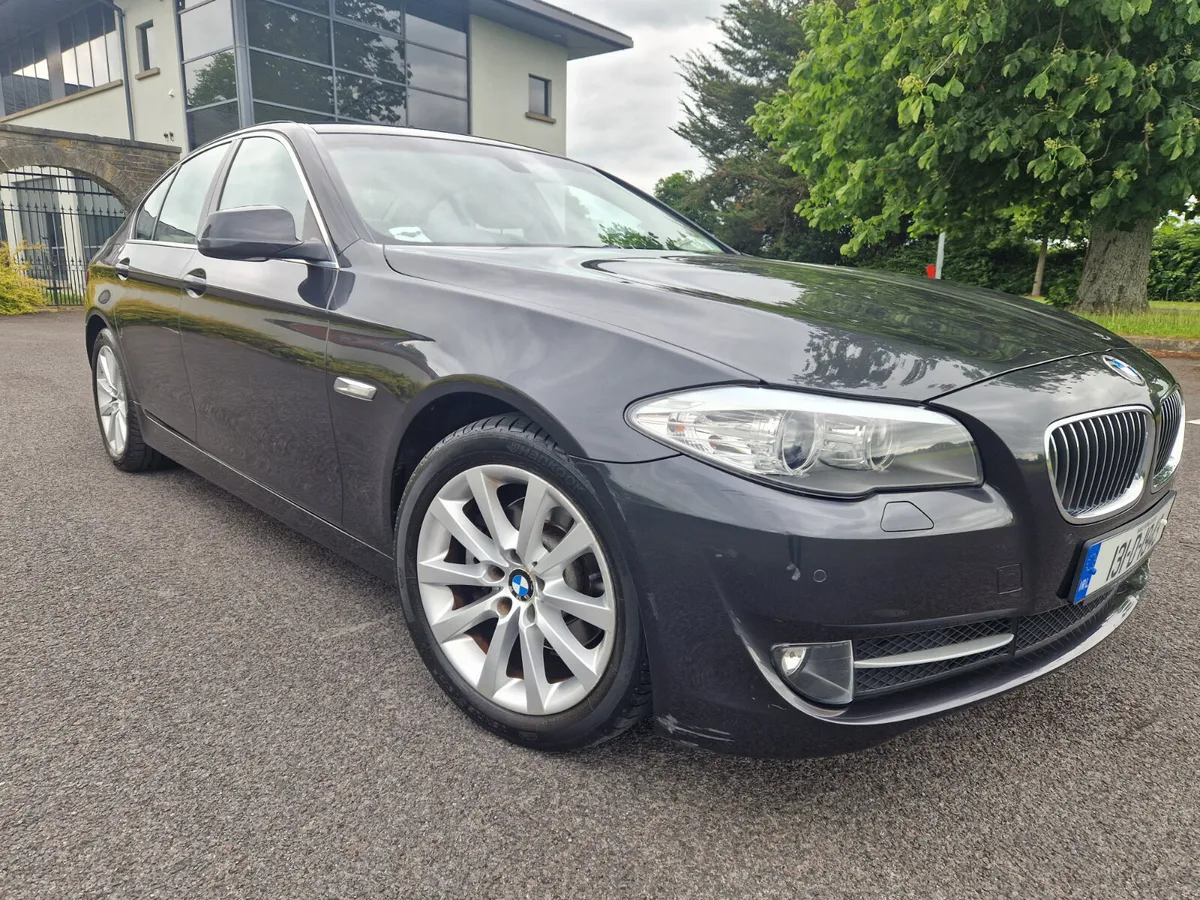 BMW 520 SPORT,AUTO  VERY LOW KMS - Image 3