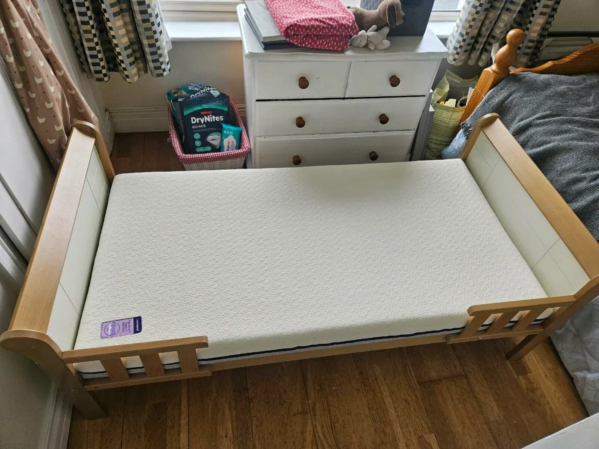 Baby bed, 5ft x 2ft