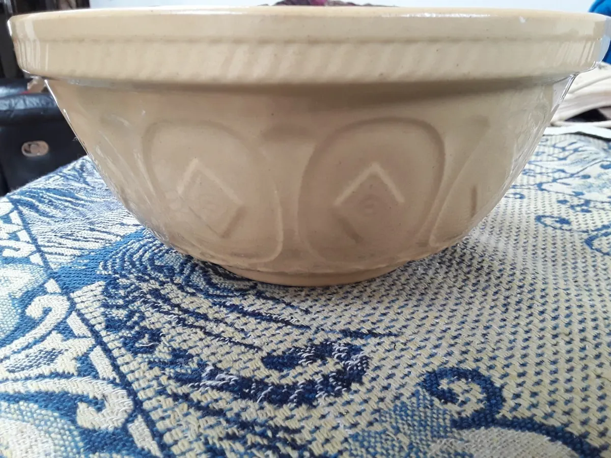 Collectible vintage baking  bowl - Image 3