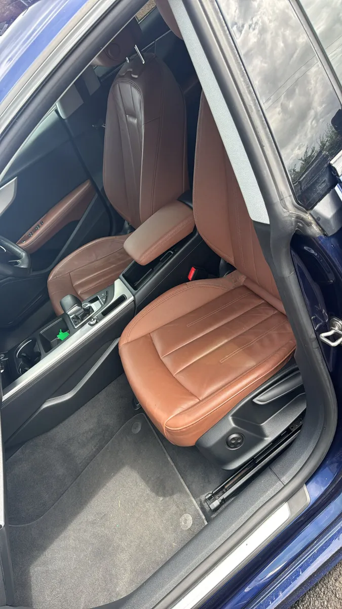 Audi A5 2021 Navara blue leather - Image 2