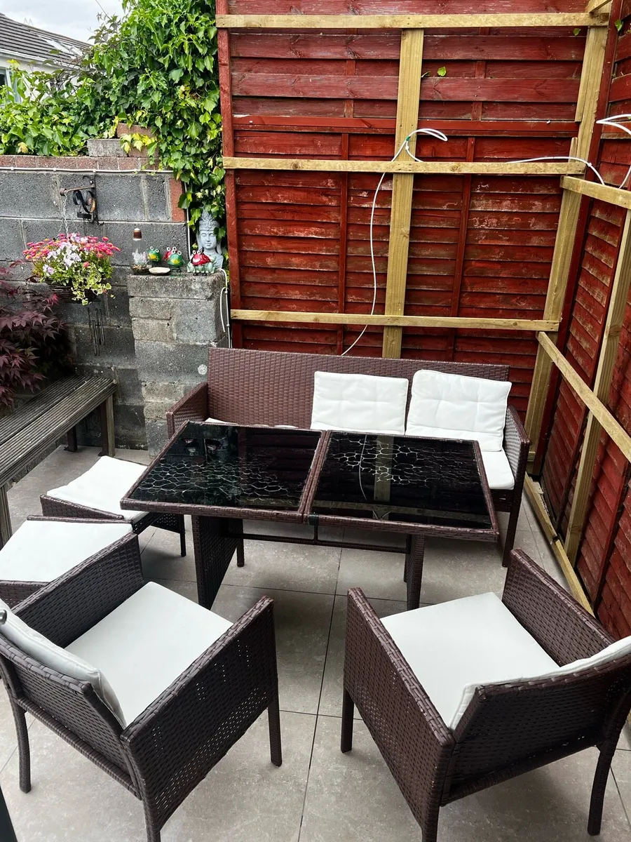 Rattan table & chairs - Image 2