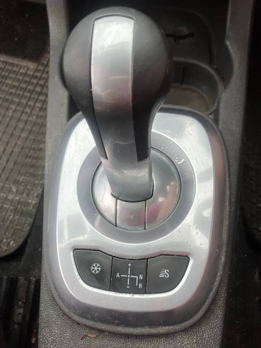Reliable 2008 Opel Corsa – Low mileage - Image 4