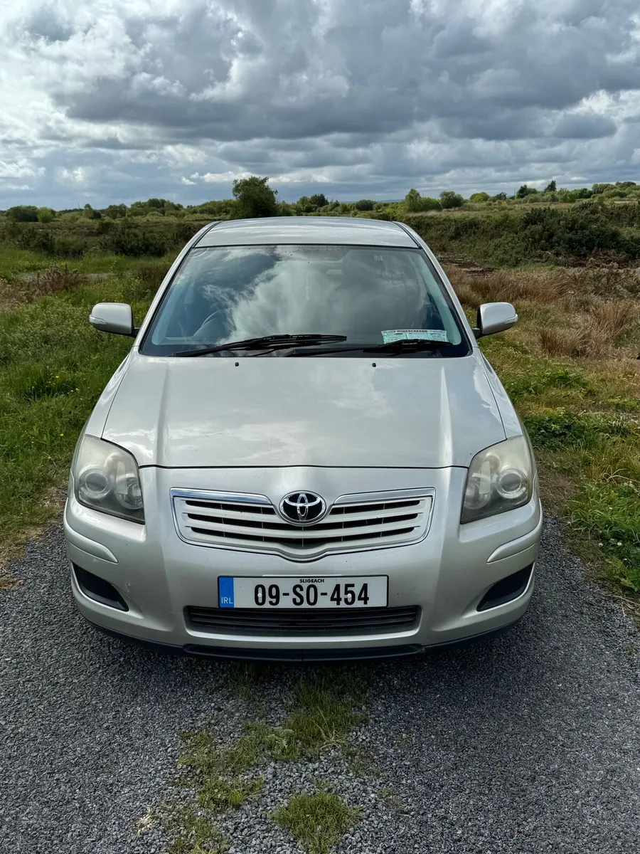TOYOTA AVENSIS D-4D 2.0 T2 5DR - Image 2
