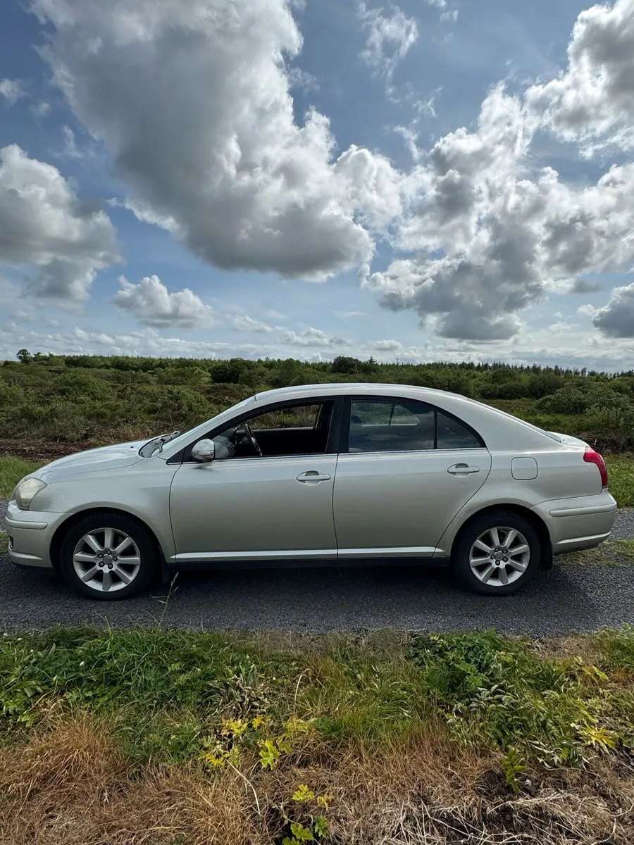 TOYOTA AVENSIS D-4D 2.0 T2 5DR - Image 3