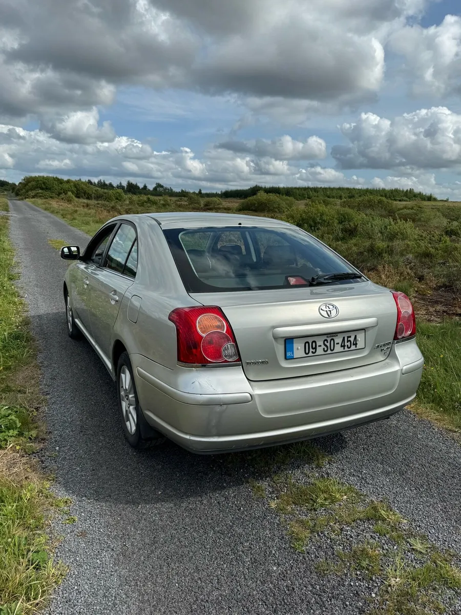TOYOTA AVENSIS D-4D 2.0 T2 5DR - Image 4