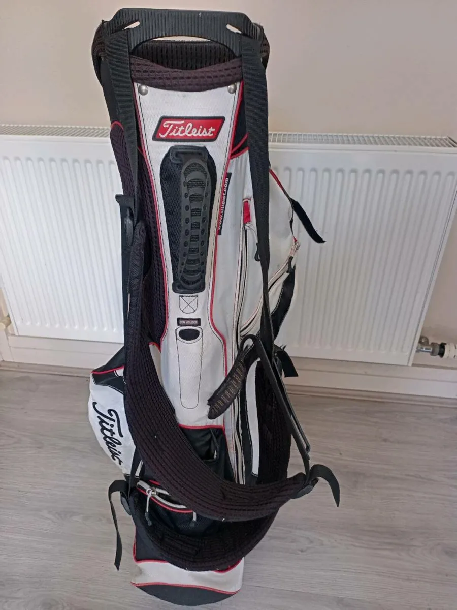 Titleist Golf bag with stand. No hood - Image 4