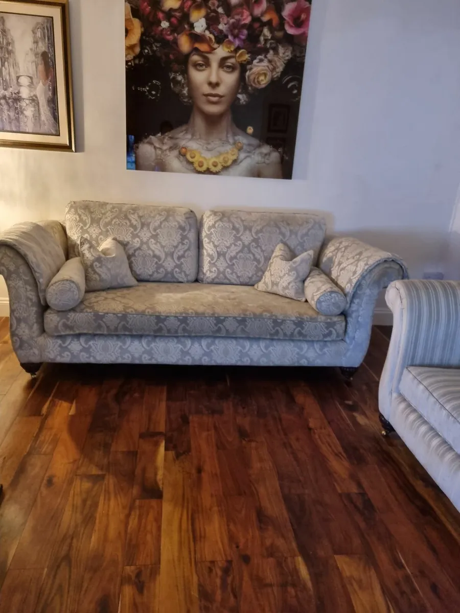 Couch - Image 4
