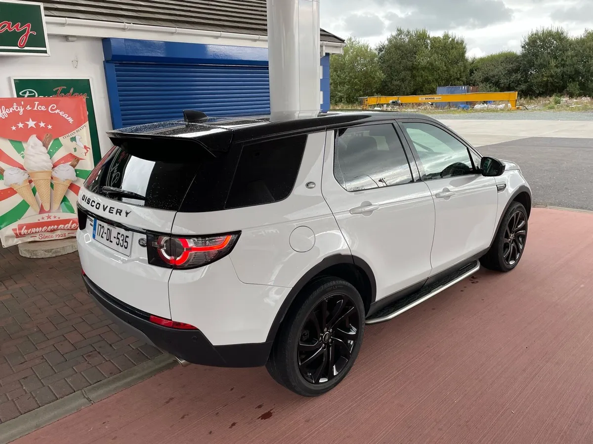 Discovery Sport 2.0 180 HSE Black Edition - Image 4