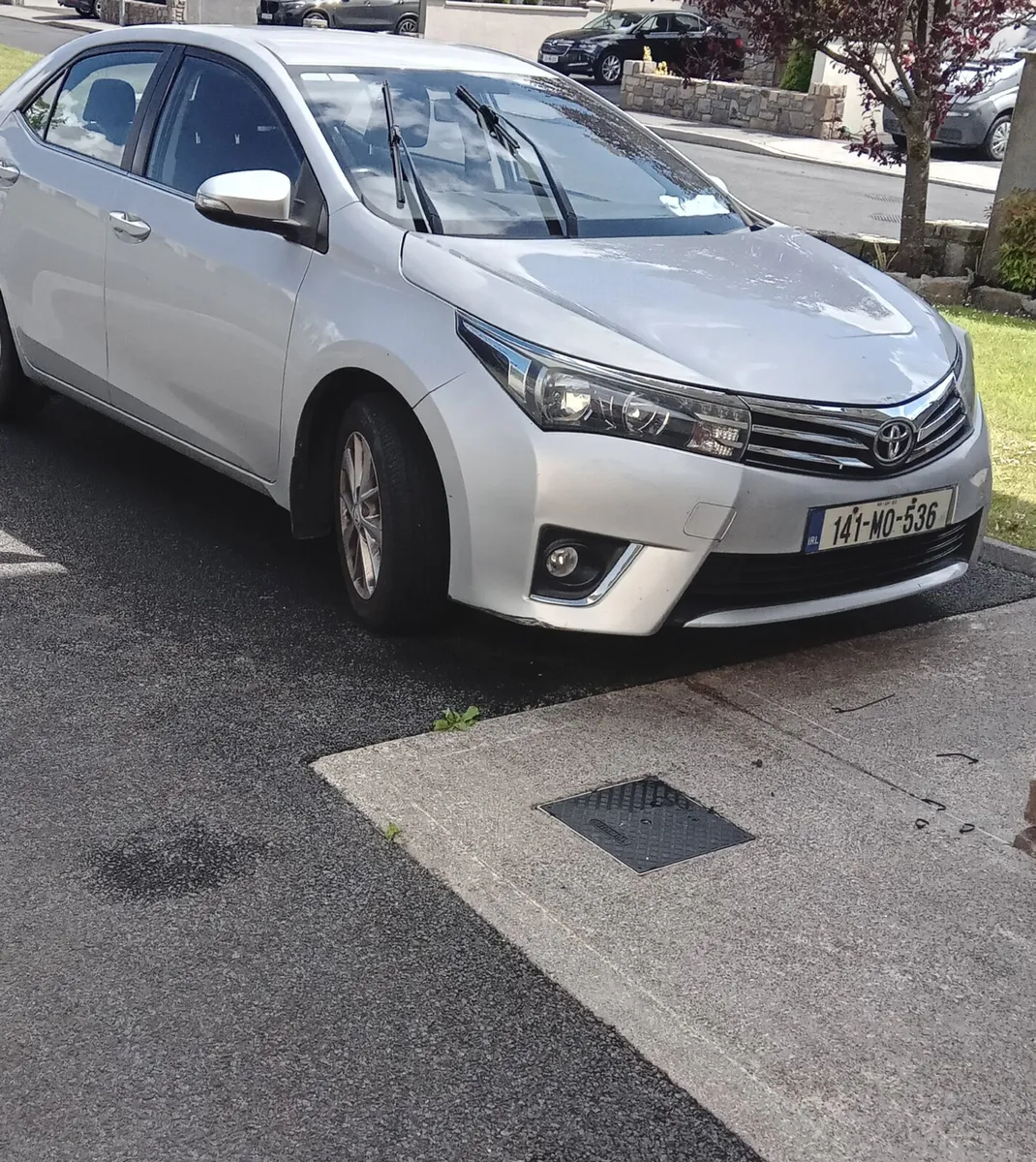 Toyota corolla - Image 2