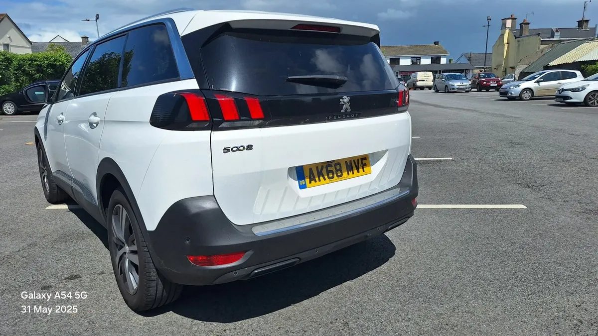 Peugeot 5008 2019 - Image 2