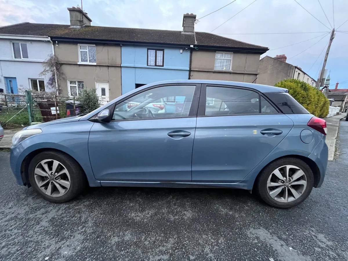 Hyundai i20 2015 - Image 2