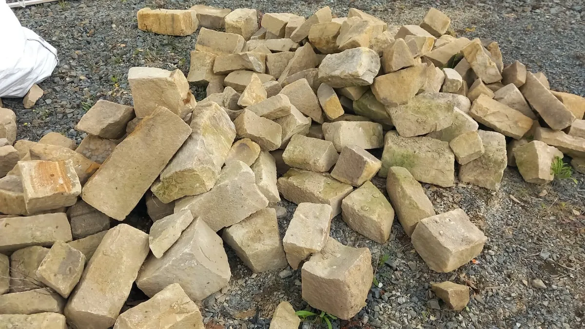 Donegal sand stone - Image 1