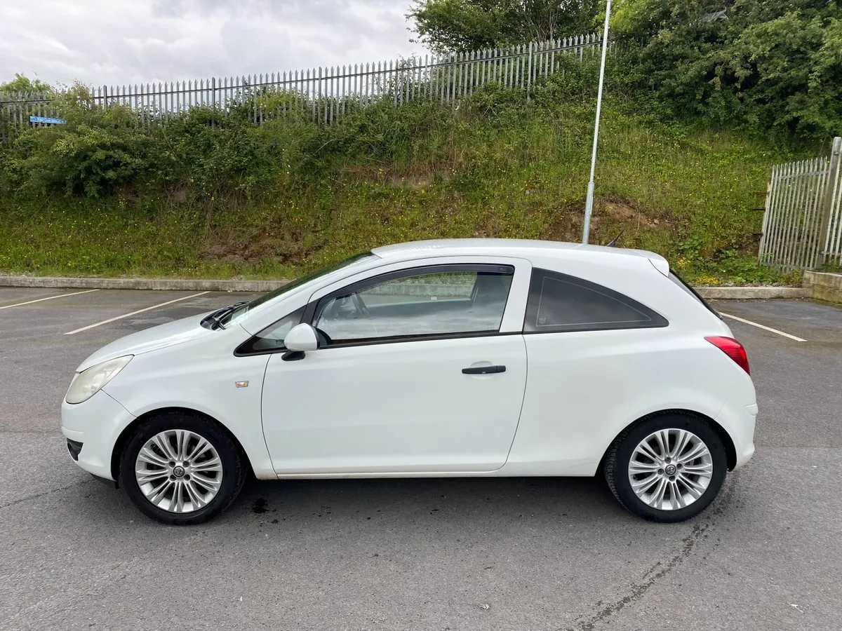 2010 Vauxhall Corsa 1.3 cdti - Image 4