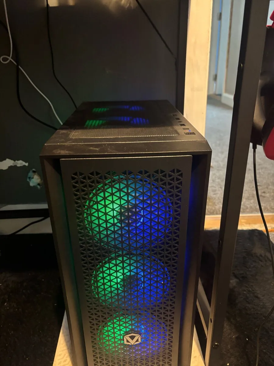 Gaming PC with keyboard & mouse - Image 2